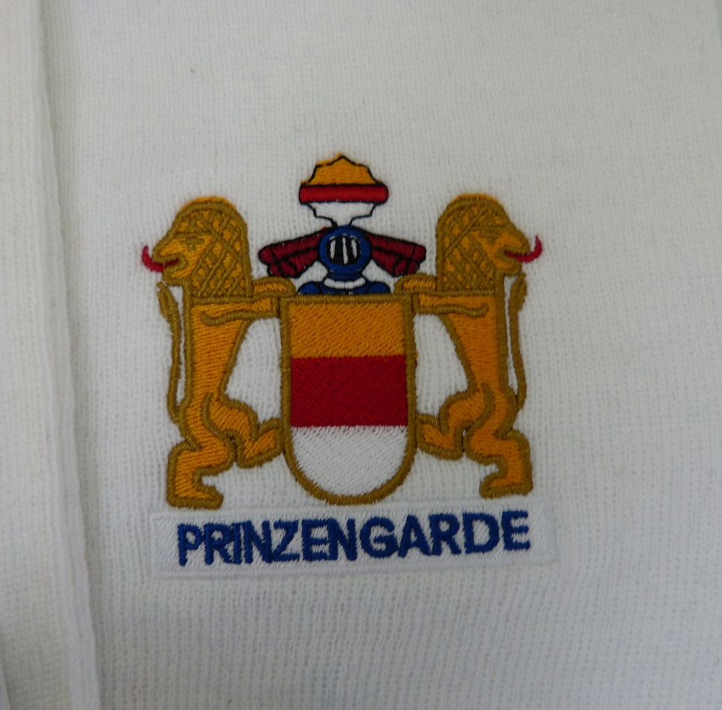 Schal gestrickt mit 2 x Logo Stick Karneval